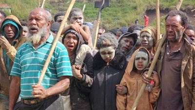 عمال مناجم وعائلاتهم في غينينا الجديدة