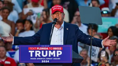 المرشح الجمهوري دونالد ترامب خلال تجمع انتخابي في فلوريدا
