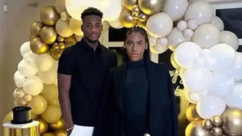 جون دوران وشقيقه 