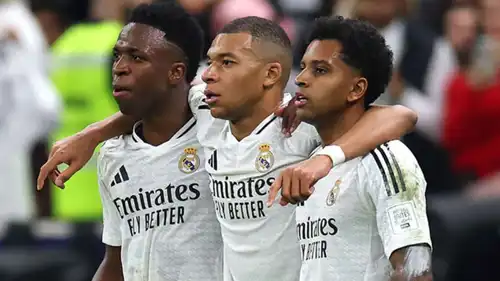 رودريغو مع مبابي وفينيسيوس