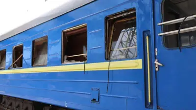 قطار أصيب بقصف روسي على دنيبرو