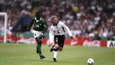 خالد مسعد نجم المنتخب السعودي في مباراة إنجلترا