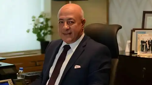 يحيى أبو الفتوح نائب رئيس البنك الأهلي المصري