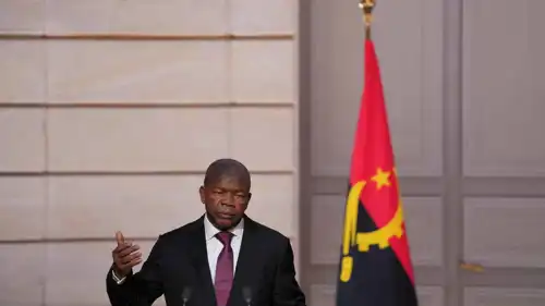 الرئيس الأنغولي جواو لورينسو .