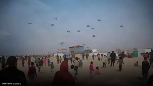 من جديد.. المساعدات تتدفق جواً نحو غزة بعد توقف دام نصف عام