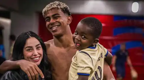 لامين يامال ونيكي نيكول