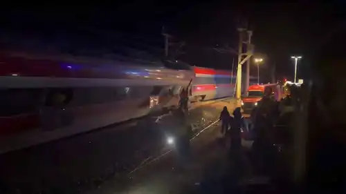 موقع التصادم بين القطارين