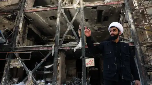 مبنى في إيران تعرض لغارات جوية