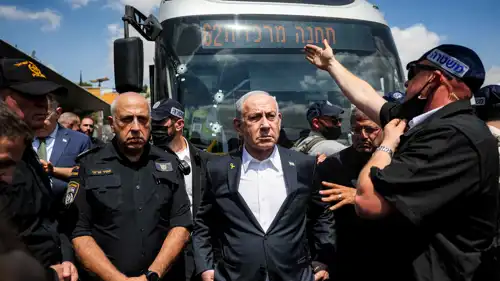 رئيس الوزراء الإسرائيلي في موقع هجوم القدس