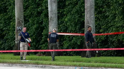 عناصر إنفاذ القانون في محيط ملعب الغولف