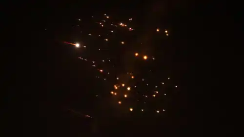 رشقة صواريخ إيرانية انطلقت من إيران تجاه إسرائيل 