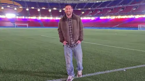 ميسي في ملعب كامب نو