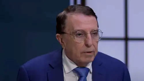 وزير الثقافة السوري الأسبق رياض نعسان آغا