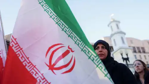 محتجون أمام البيت الأبيض يطالبون بوقف الحرب على إيران