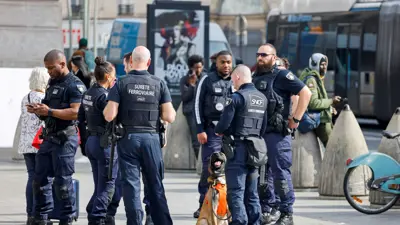 عناصر أمن في محطة قطارات بباريس