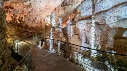 مغارة جعيتا اللبنانية 