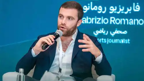فابريزيو رومانو الصحفي الإيطالي