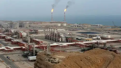 مصفاة للغاز الطبيعي في حقل غاز جنوب فارس بإيران