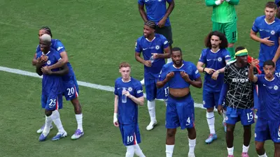  نيكولاس جاكسون مع زملائه في تشيلسي