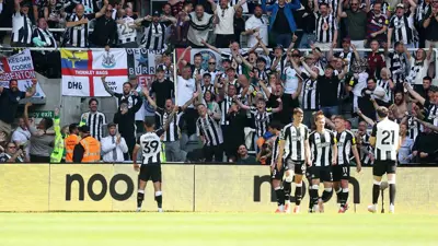 برونو غيماريش يحتفل أمام جماهير نيوكاسل