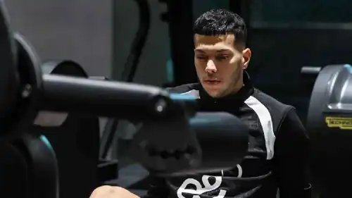 إمام عاشور لاعب منتخب مصر