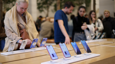 معرض لهواتف آيفون