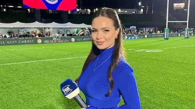 المذيعة النيوزيلندية تيفاني سالموند