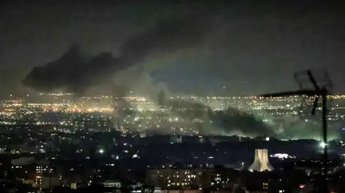 آثار ضربات جوية في العاصمة الإيرانية