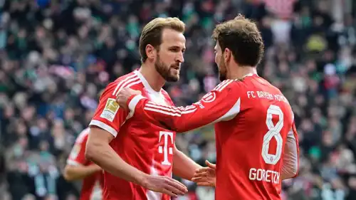 هاري كين يحتفل بهدفه 