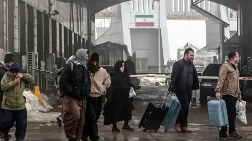 مسافرون أكراد بين إيران والعراق