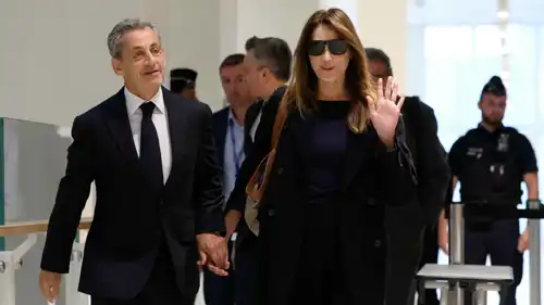 ساركوزي وزوجته