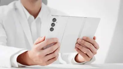 هاتف قابل للطي ثلاث مرات