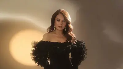 الفنانة اللبنانية كارمن لبس