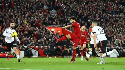 محمد صلاح يسدد في شباك مانشستر يونايتد