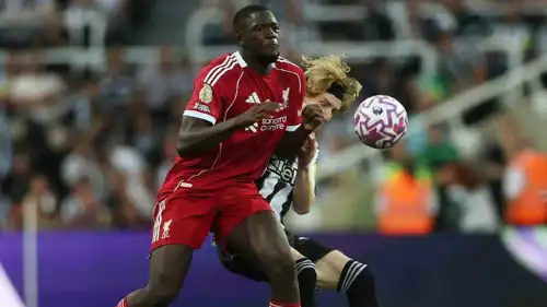 مباراة نيوكاسل يونايتد ضد ليفربول في الدوري الإنجليزي