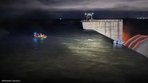 جنوب أفريقيا.. إنقاذ إعجازي لأربعة رجال علقوا على حافة السد