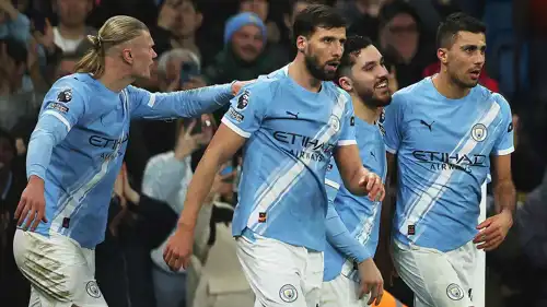 رودري مع زملائه في مانشستر سيتي