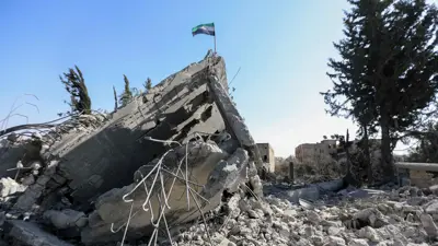 دمار خلفته غارة إسرائيلية على درعا