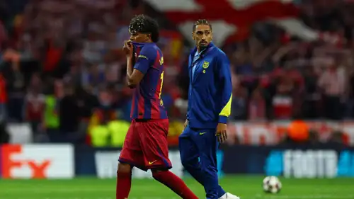 لامين يامال مع رافينيا