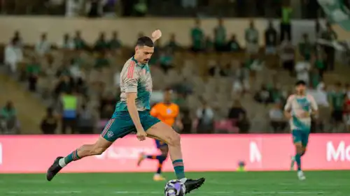 ميريح ديميرال نجم الأهلي السعودي