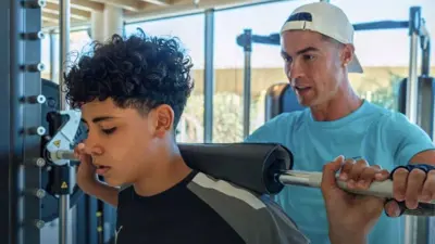 رونالدو وابنه كريستيانو جونيور