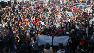 فلسطينيون يتظاهرون لإنهاء حكم حركة حماس والحرب في غزة