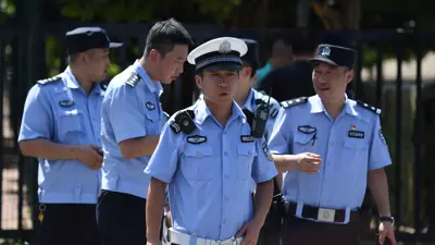 قوات من الأمن الصيني