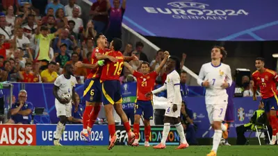 من مباراة فرنسا وإسبانيا