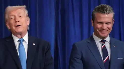 الرئيس الأمريكي دونالد ترامب ووزير الدفاع بيت هيغسيث