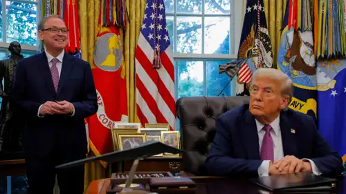 دونالد ترامب وكيفن هاسيت