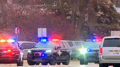 من أمام المستشفى