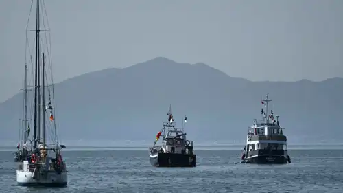 سفن من أسطول الصمود العالمي، قبالة ساحل سيدي بوسعيد في تونس