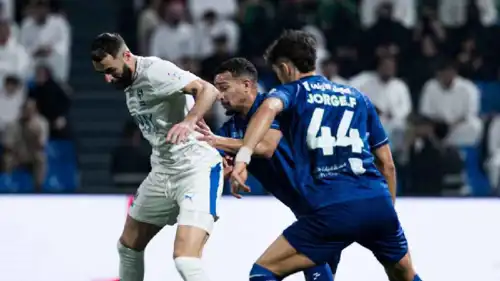 مباراة الهلال والفتح في الدوري السعودي
