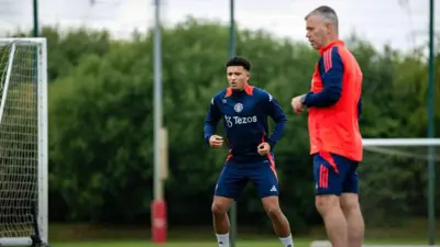 سانشو في تدريبات مانشستر يونايتد